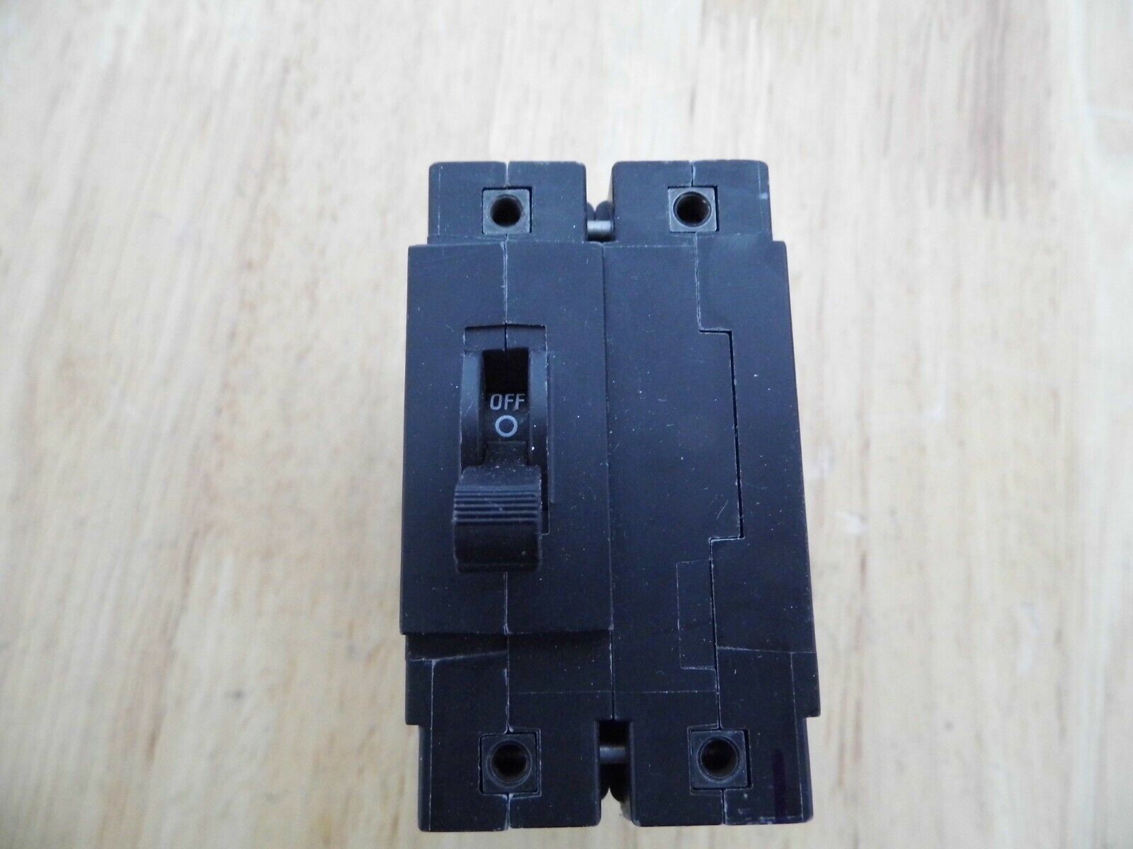 AIRPAX / SENSATA Circuit Breaker Relay IELK21-28851-1-V, several in stock AIRPAX / SENSATA Circuit Breaker Relay IELK21-28851-1-V, several in stock